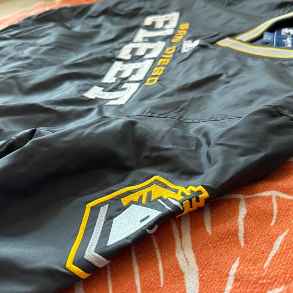 STARTER San Diego Fleet V-Neck Pullover - Picture 5 of 9